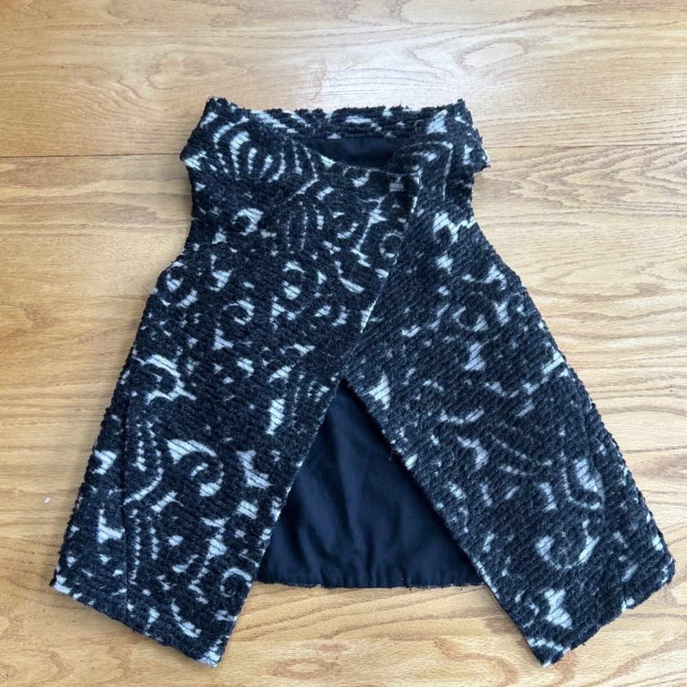 Zara Basic Wool Blend Swirl Pattern Asymmetric Vest size Small - Picture 3 of 7